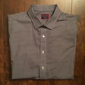 UNTUCKit Men’s Long Sleeve Wrinkle Free Shirt